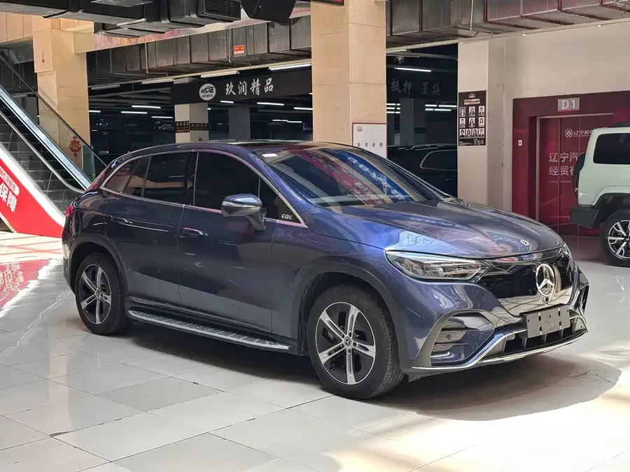 Mercedes Benz EQE SUV