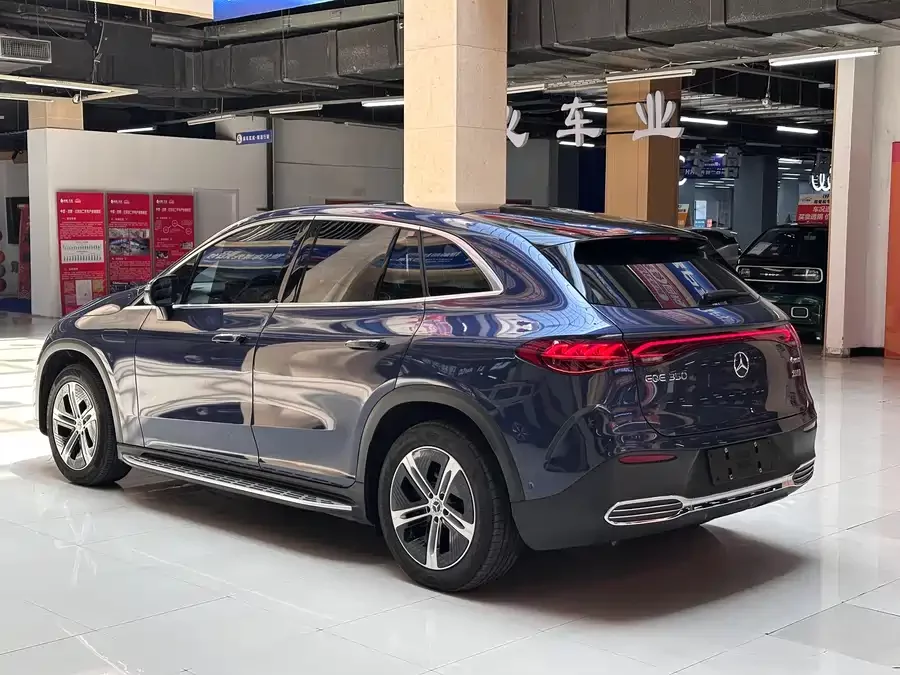 Mercedes Benz EQE SUV