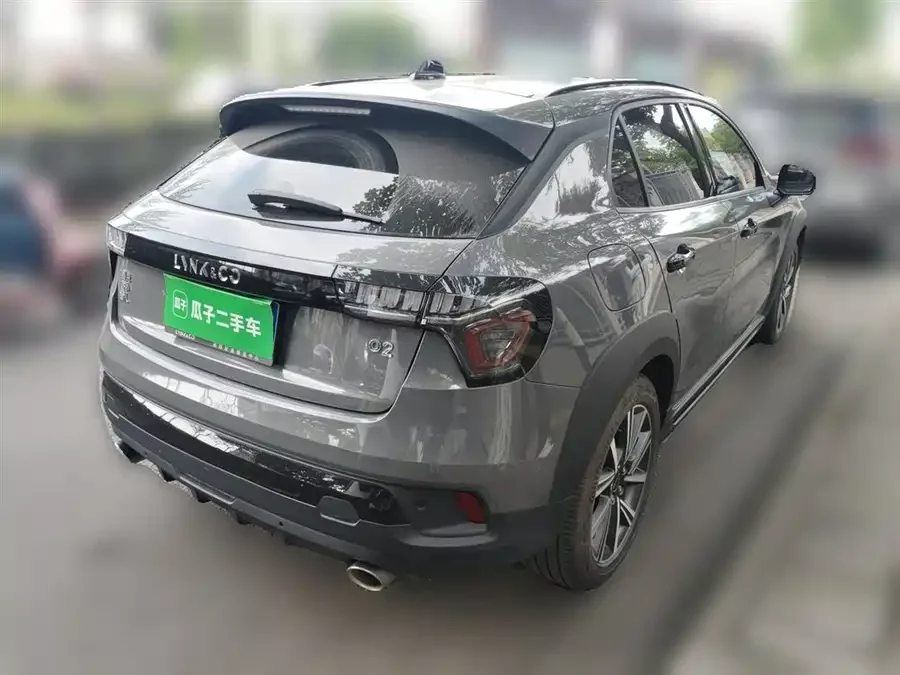 Lynk & Co 02