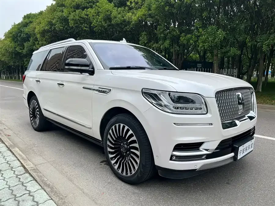 Lincoln Navigator