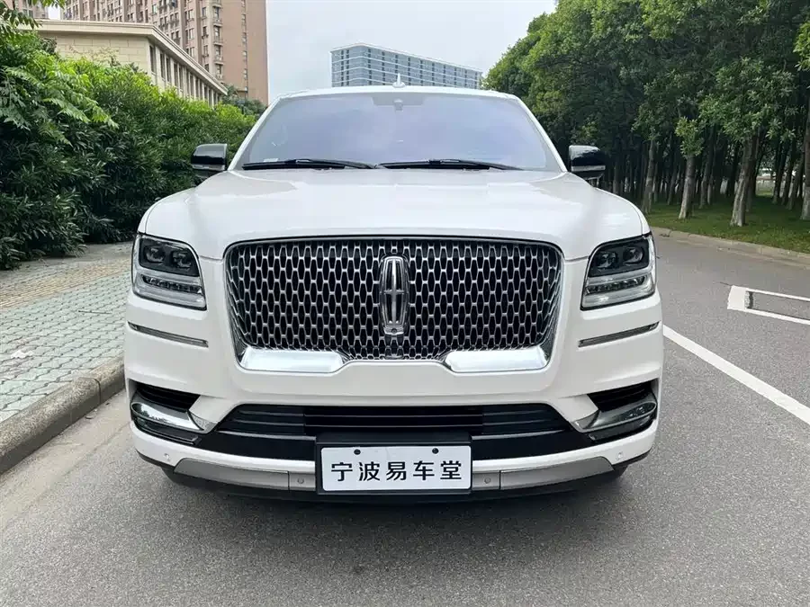 Lincoln Navigator