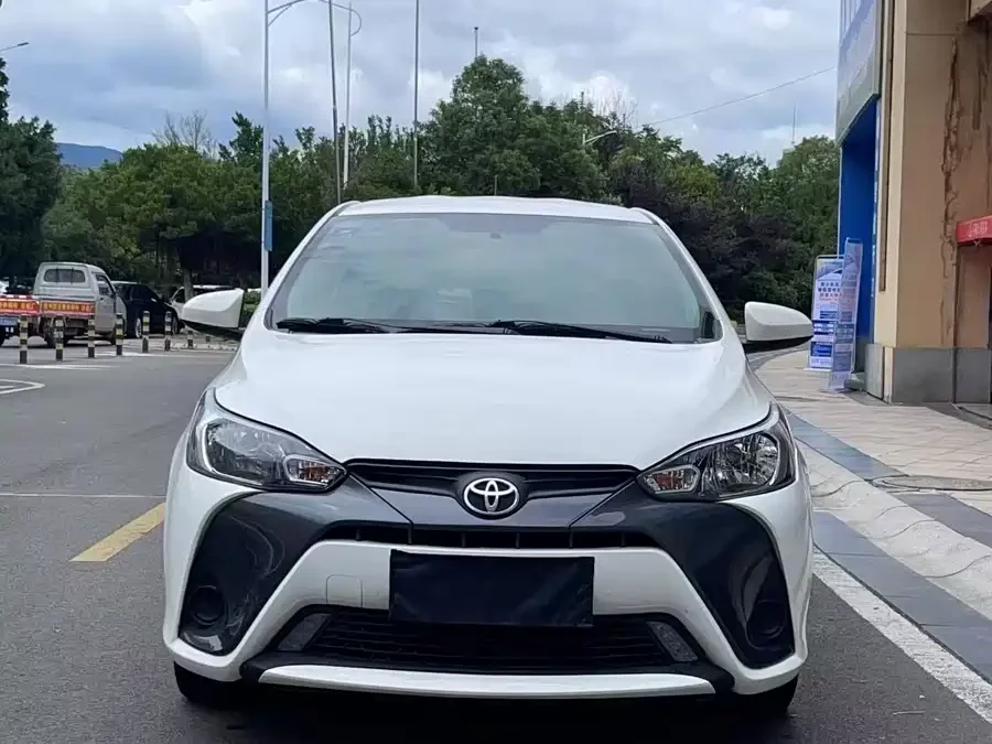 Toyota YARiS L