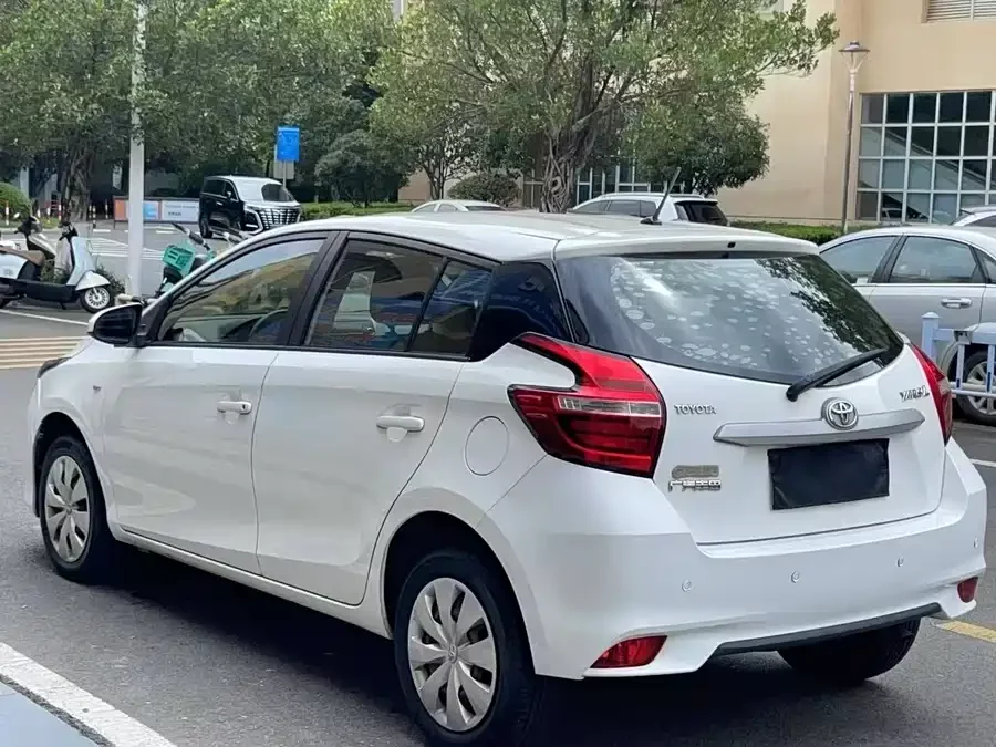 Toyota YARiS L