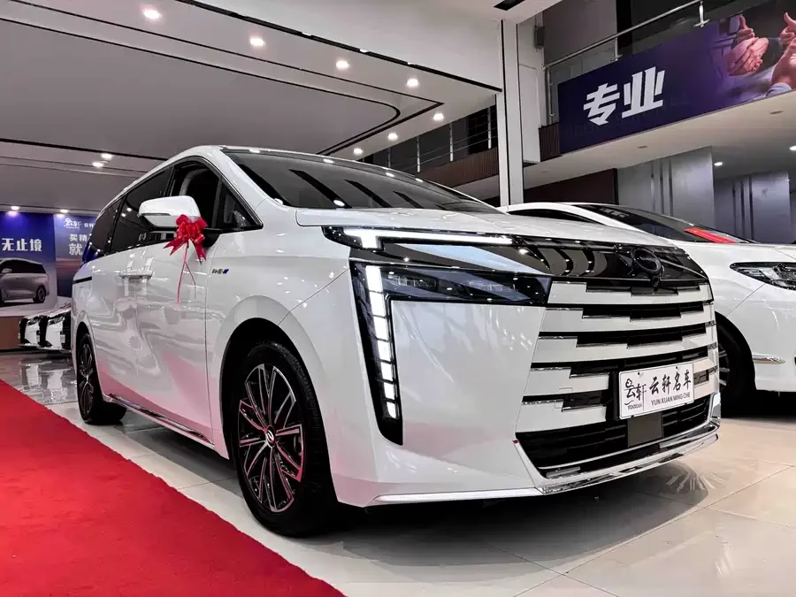 GAC Trumpchi E8 PHEV
