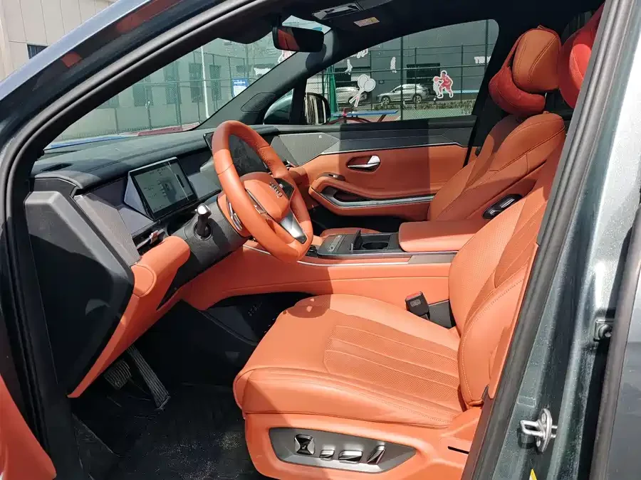 BYD Tang L