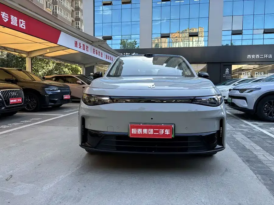 Leapmotor C10