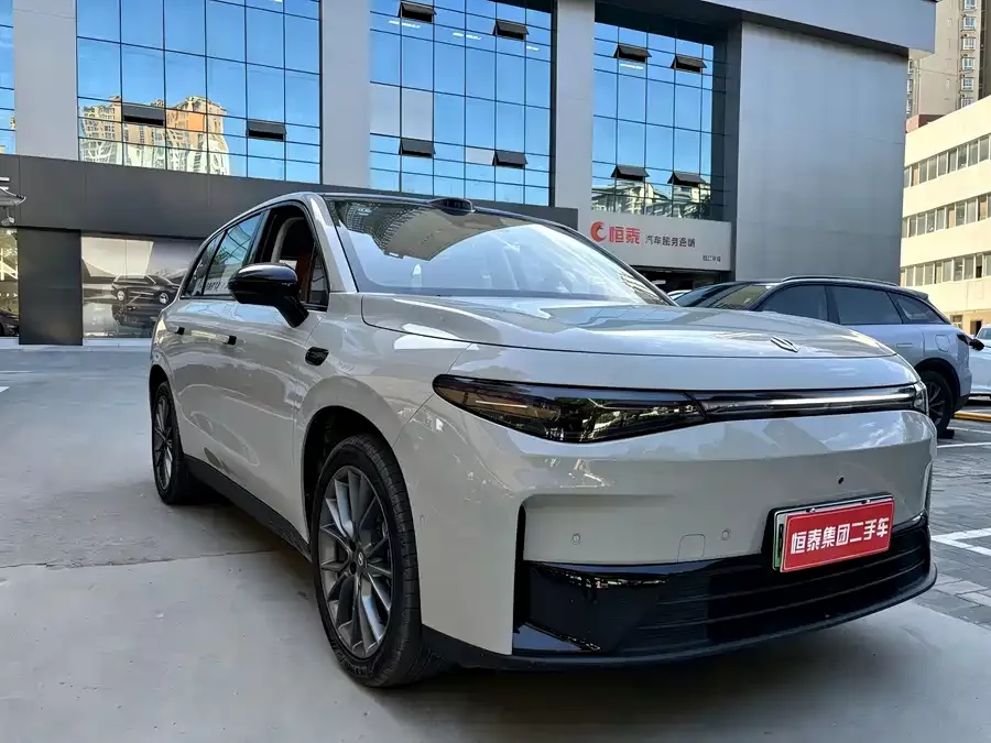 Leapmotor C10
