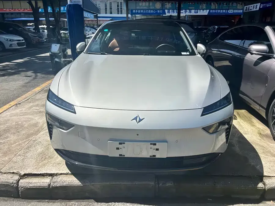 Dongfeng eπ007