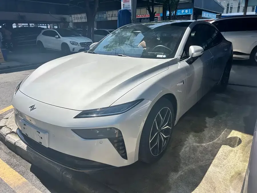 Dongfeng eπ007
