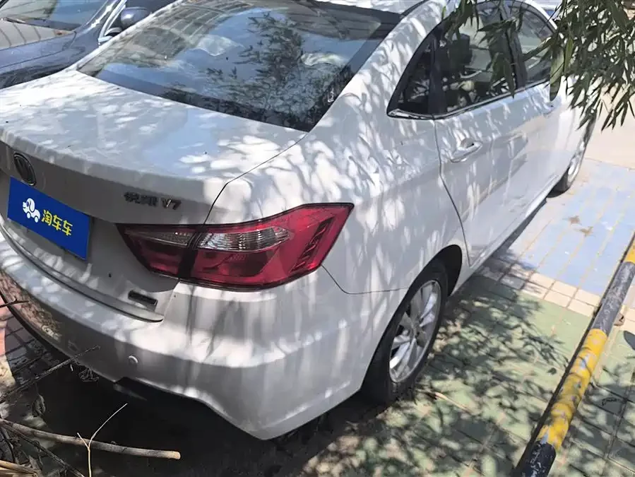 Changan Yuexiang V7