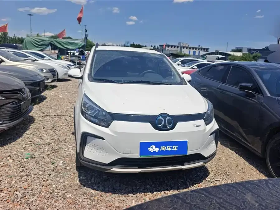 BAIC EC5