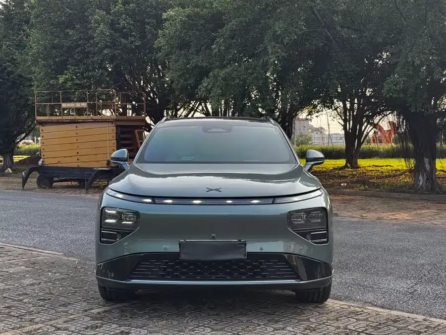 Xpeng G9