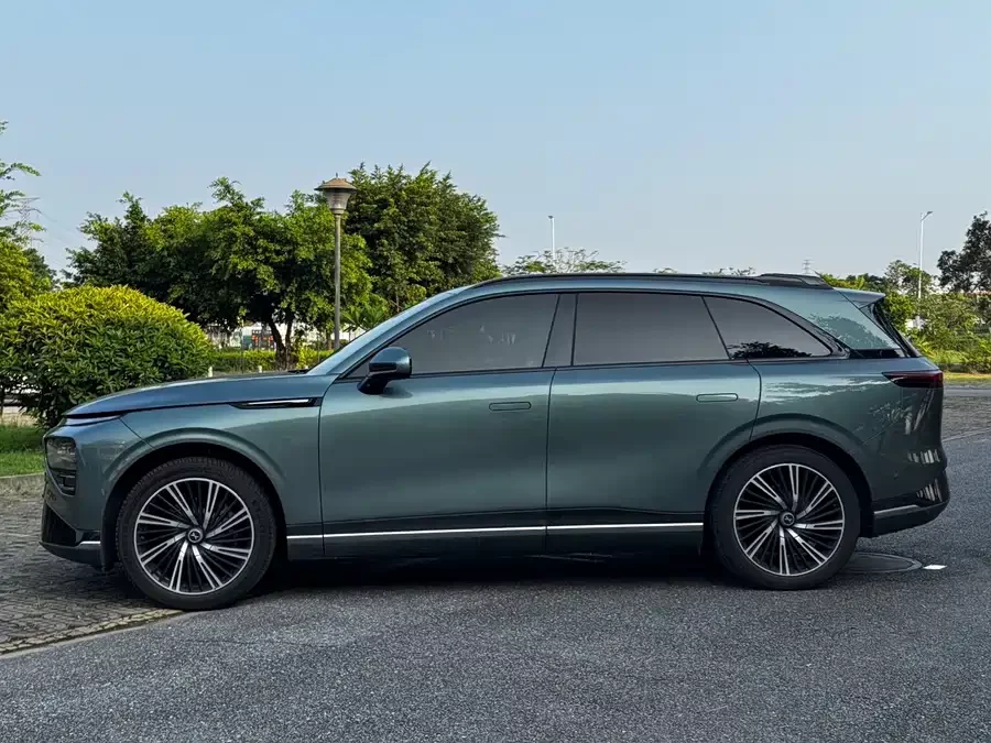Xpeng G9