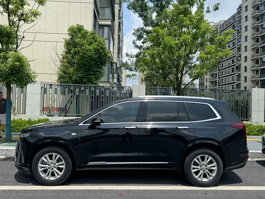 Cadillac XT6