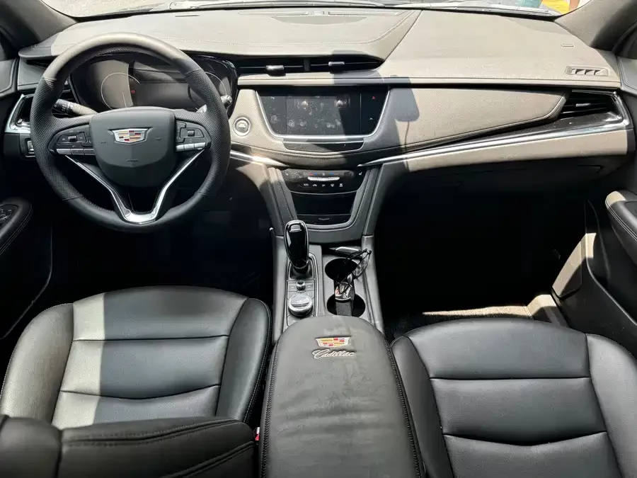 Cadillac XT6