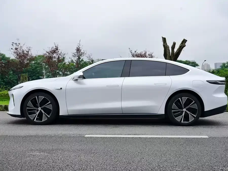 NIO ET7