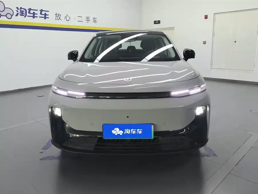 Leapmotor B10