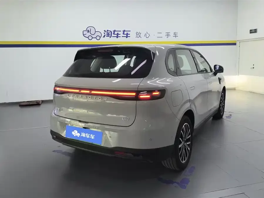 Leapmotor B10
