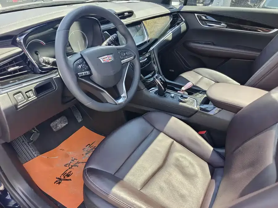 Cadillac XT6