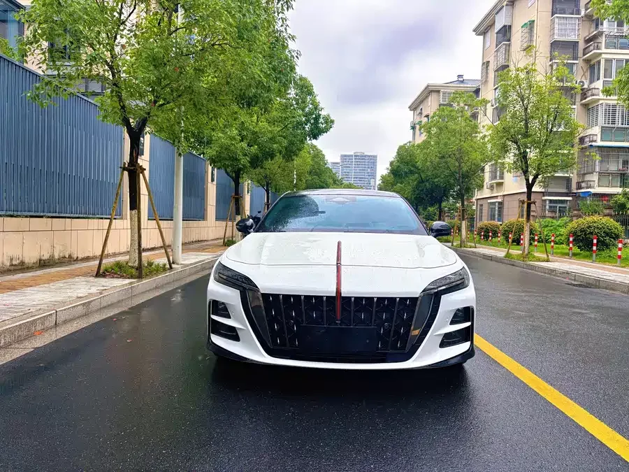 Hongqi H6