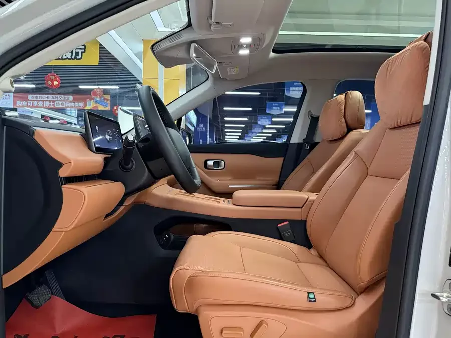 Leapmotor C10