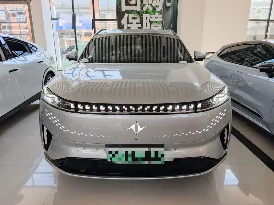 Dongfeng eπ008