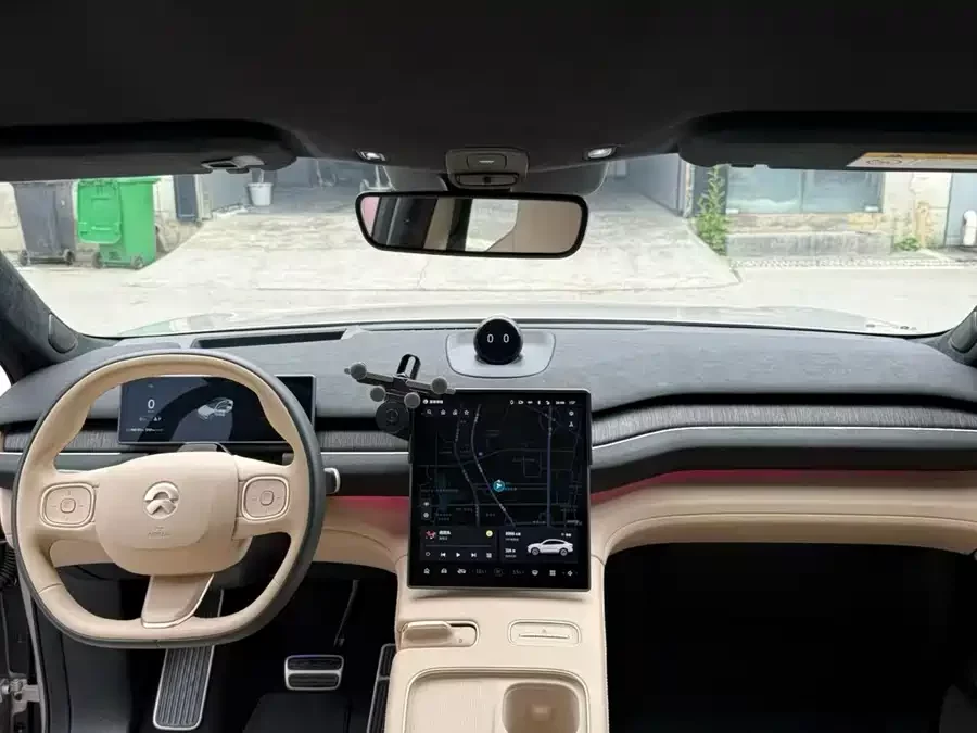 NIO EC7