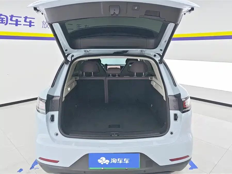 Leapmotor C11