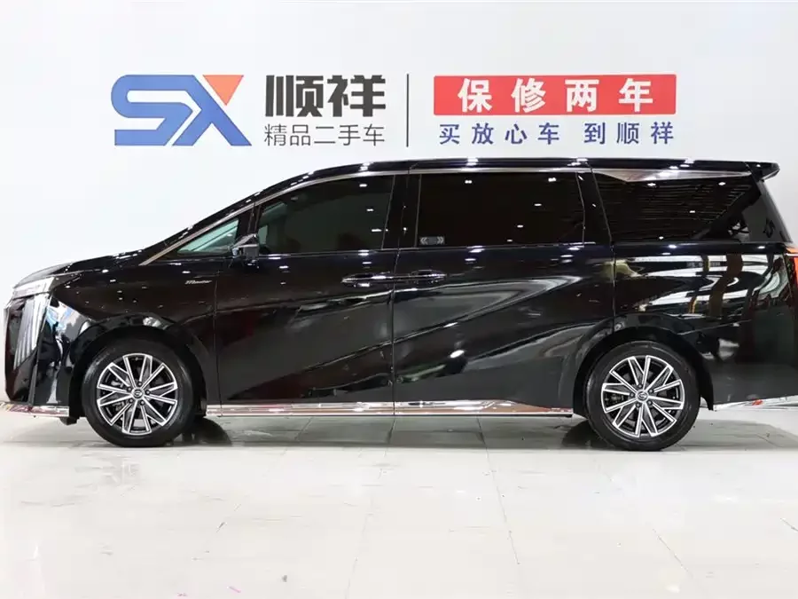 GAC Trumpchi M8
