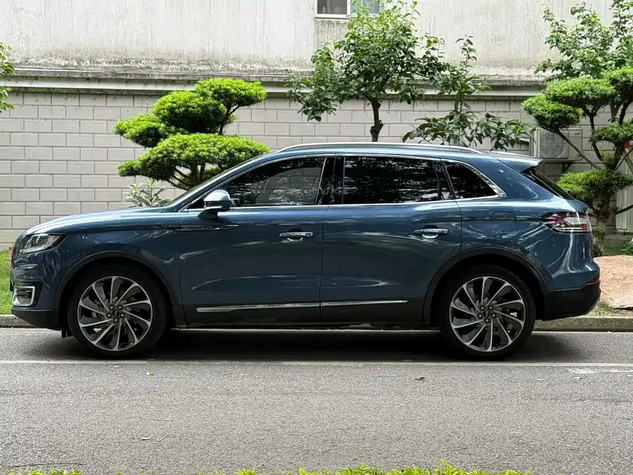 Lincoln Navigator
