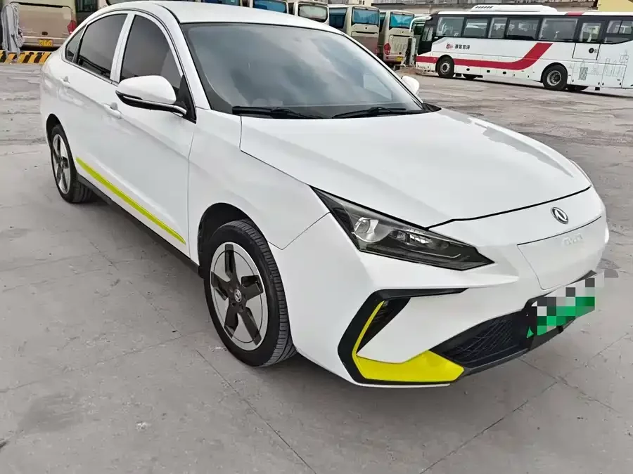 Dongfeng E70