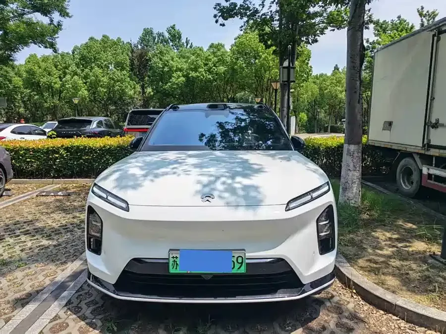 NIO ES6