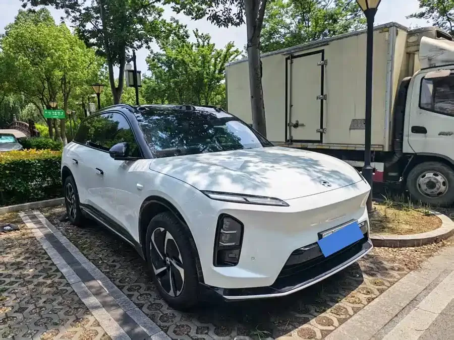 NIO ES6