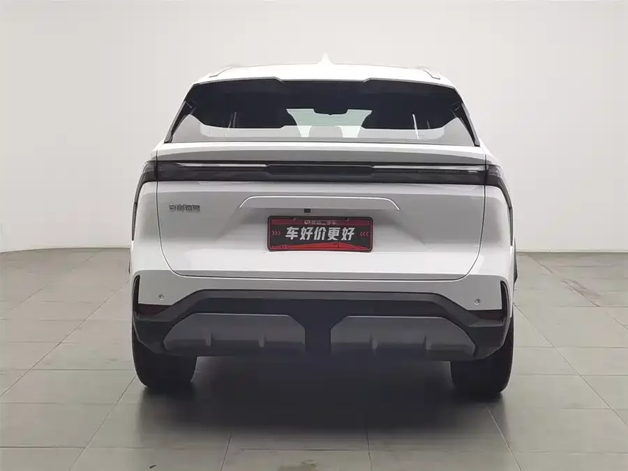Geely Galaxy L7