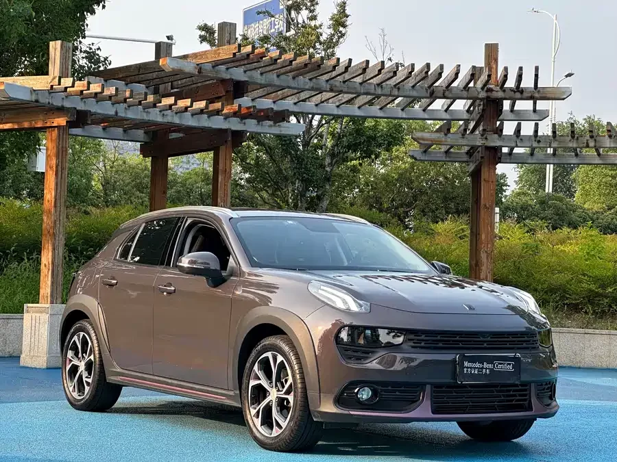 Lynk & Co 02