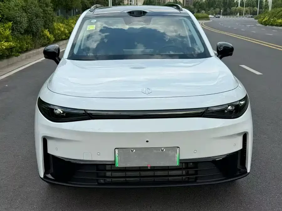Leapmotor C16