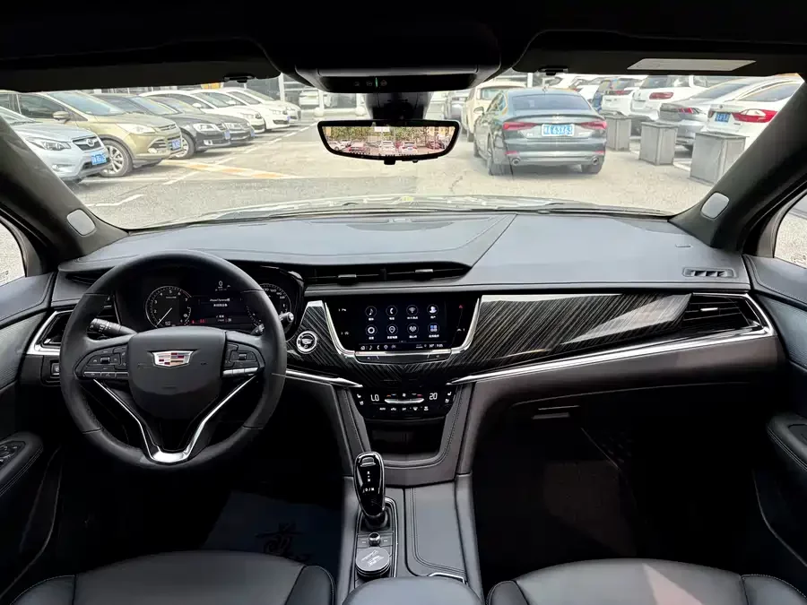 Cadillac XT6