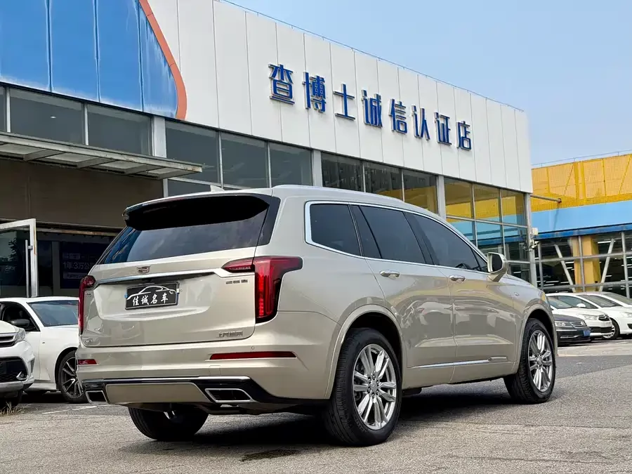 Cadillac XT6