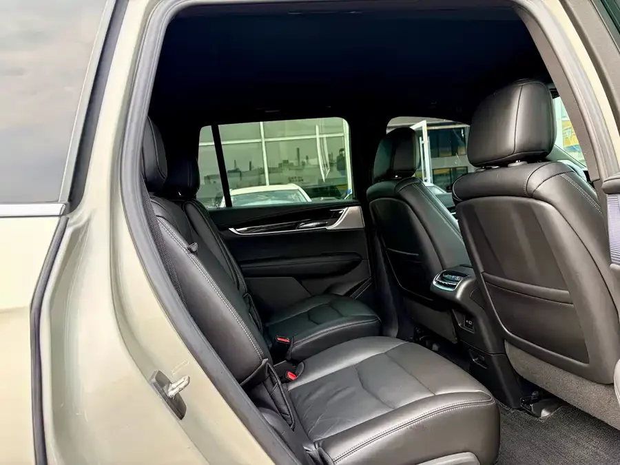 Cadillac XT6