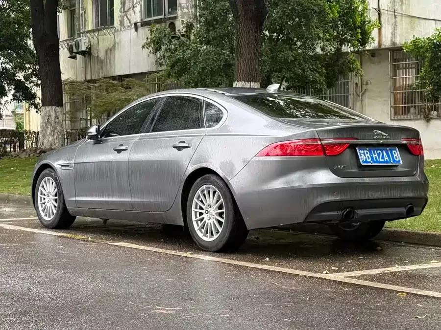 Jaguar XF