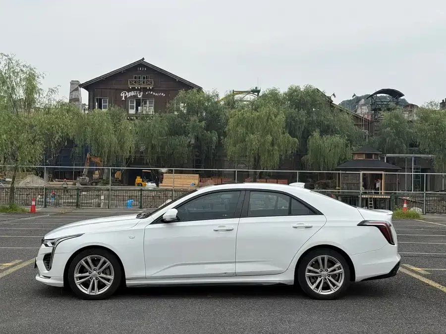Cadillac CT4