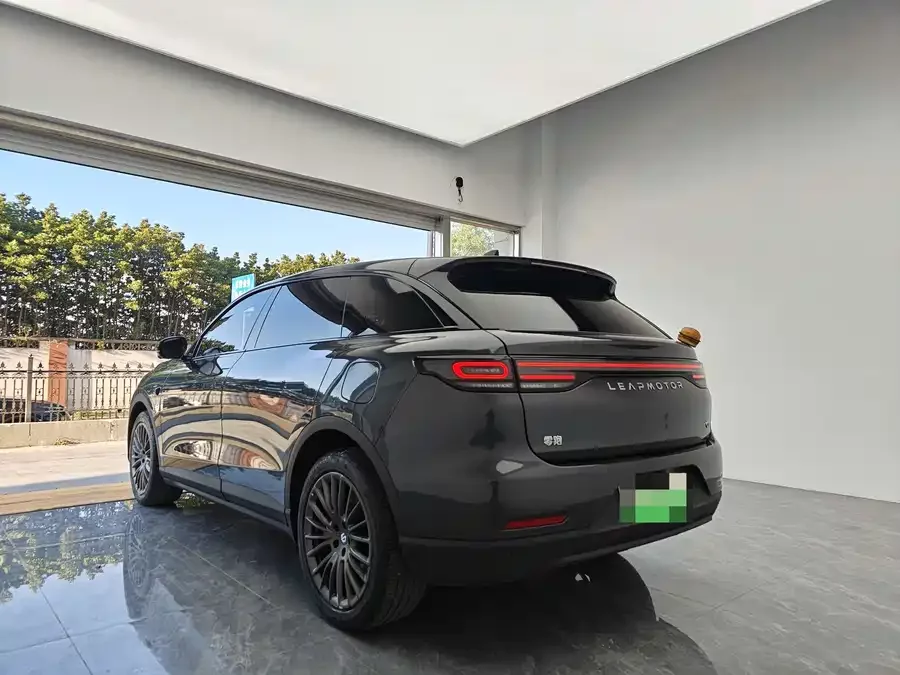 Leapmotor C11