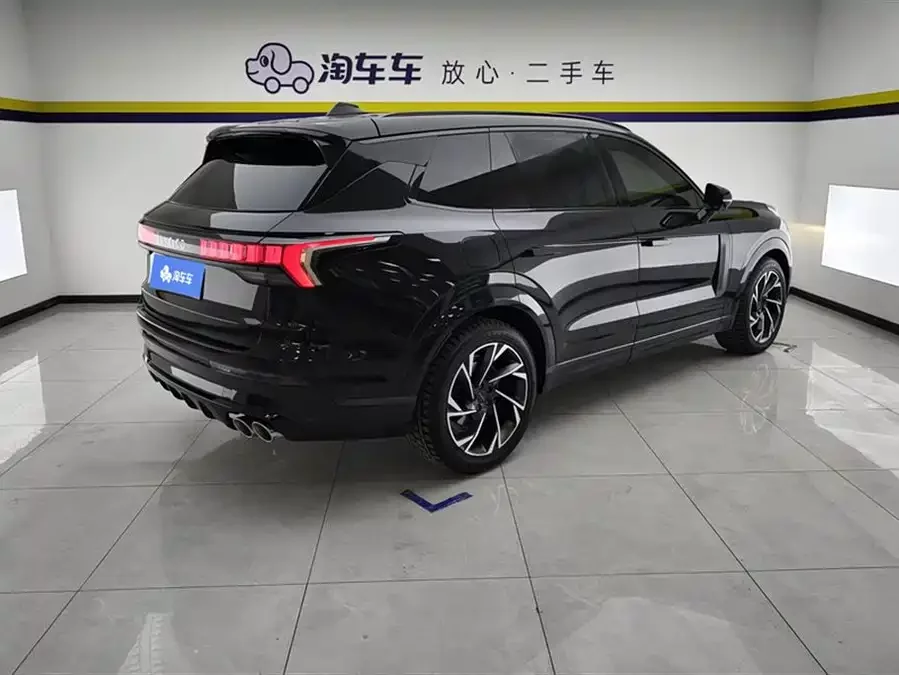 Lynk & Co 09