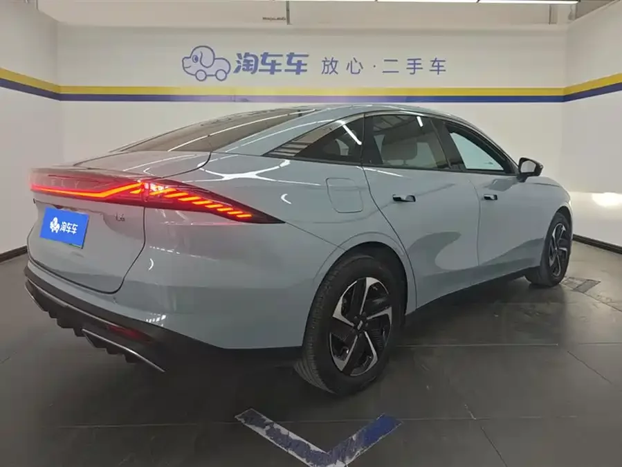 Geely Galaxy L6