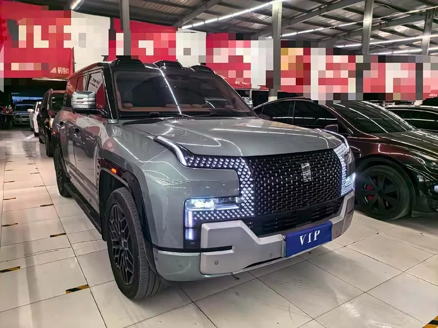 BYD U8