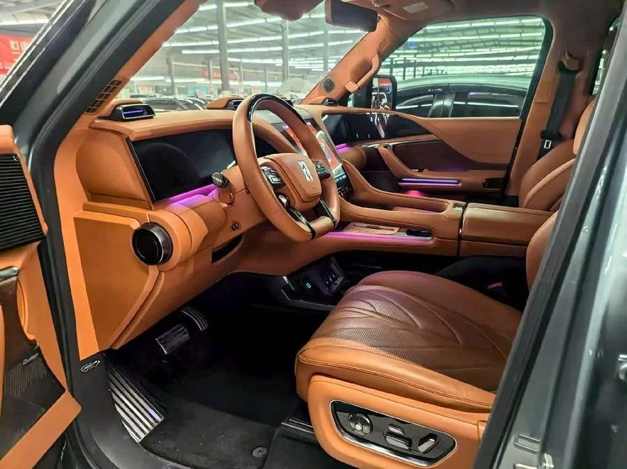 BYD U8