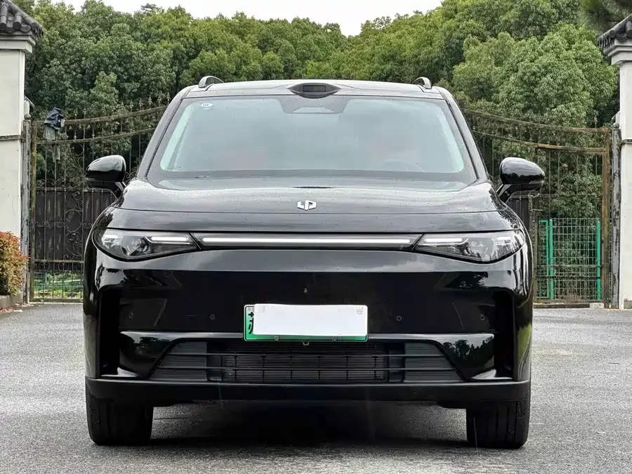 Leapmotor C16