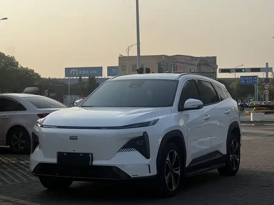 Geely Galaxy L7
