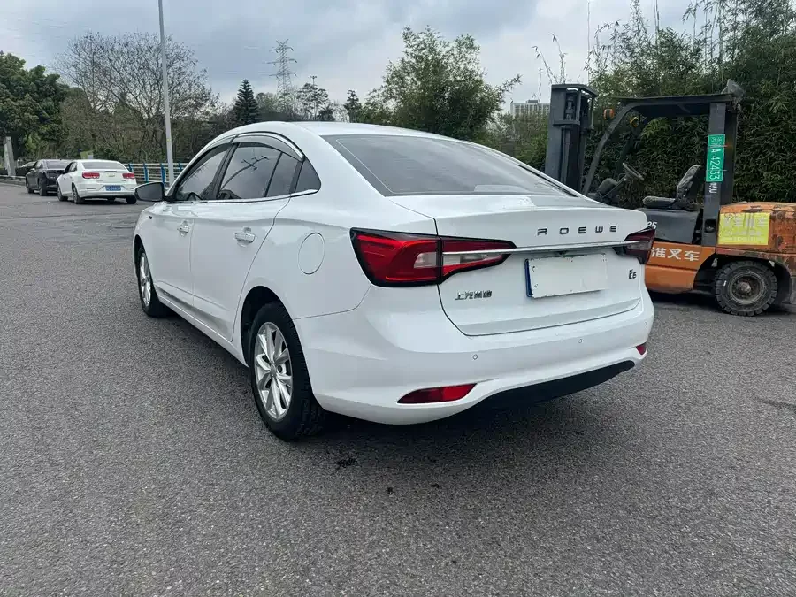 Roewe i5