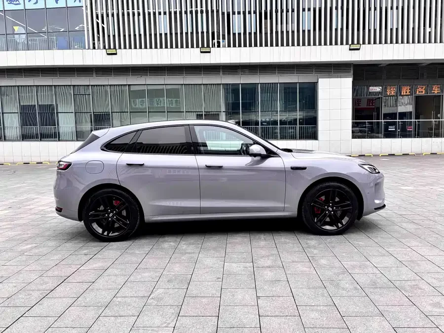 AITO Wenjie M5
